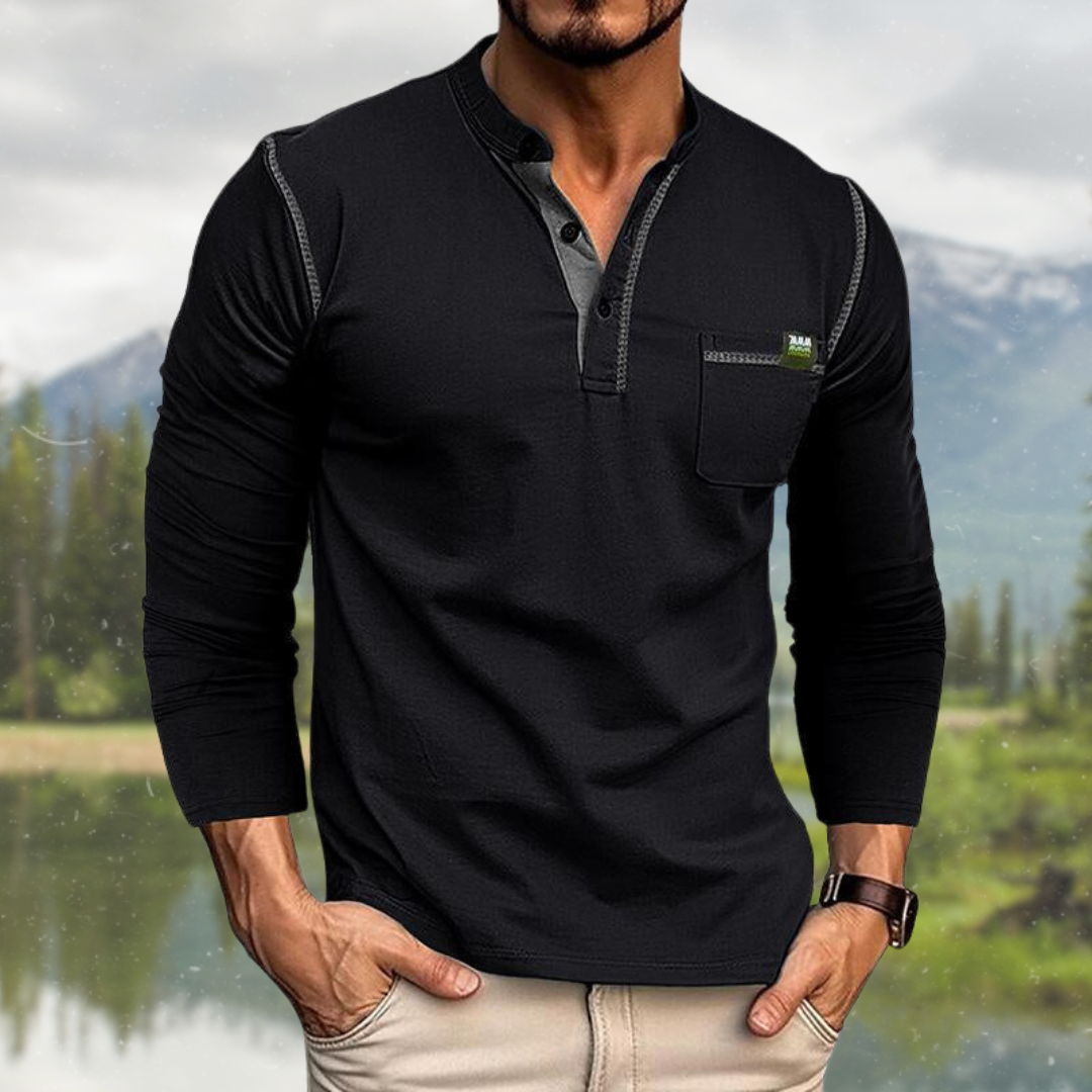 "Grünes langärmeliges Herren-Poloshirt mit elegantem Henley-Kragen, feinen Nähten und strukturiertem Stoff für Komfort."