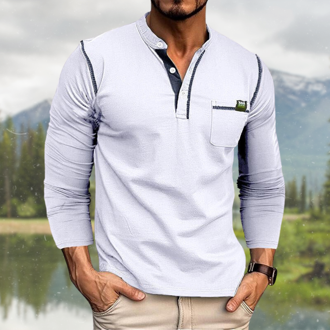 "Grünes langärmeliges Herren-Poloshirt mit elegantem Henley-Kragen, feinen Nähten und strukturiertem Stoff für Komfort."