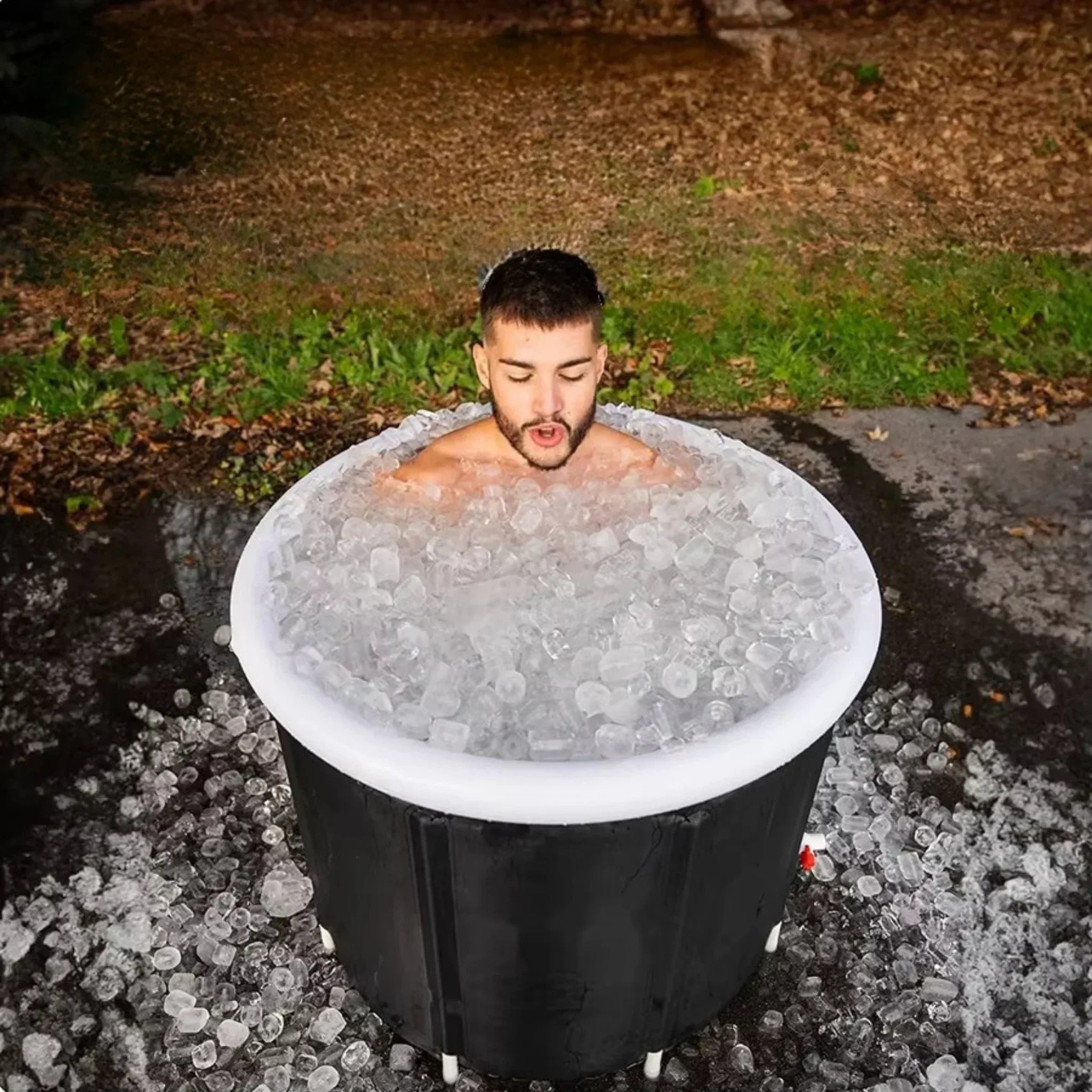 Hochwertiges Eisbad ColdZen 2.0 für Kältetherapie und Erholung, ideal für Sportler zur Muskelregeneration nach dem Training.