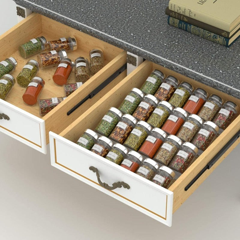 "Klares Acryl-Gewürzregal, flexibler Schubladen-Organizer, elegant, ordnet Gewürze stilvoll in der modernen Küche."