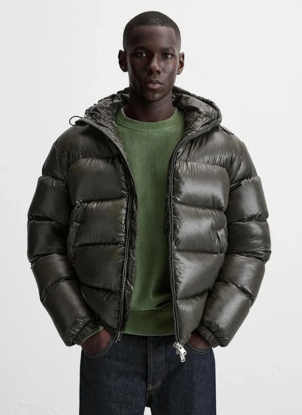 "Klassische Pufferjacke für Damen in trendigen Farben, warmes Design, stilvolle Eleganz und hervorragender Kälteschutz."