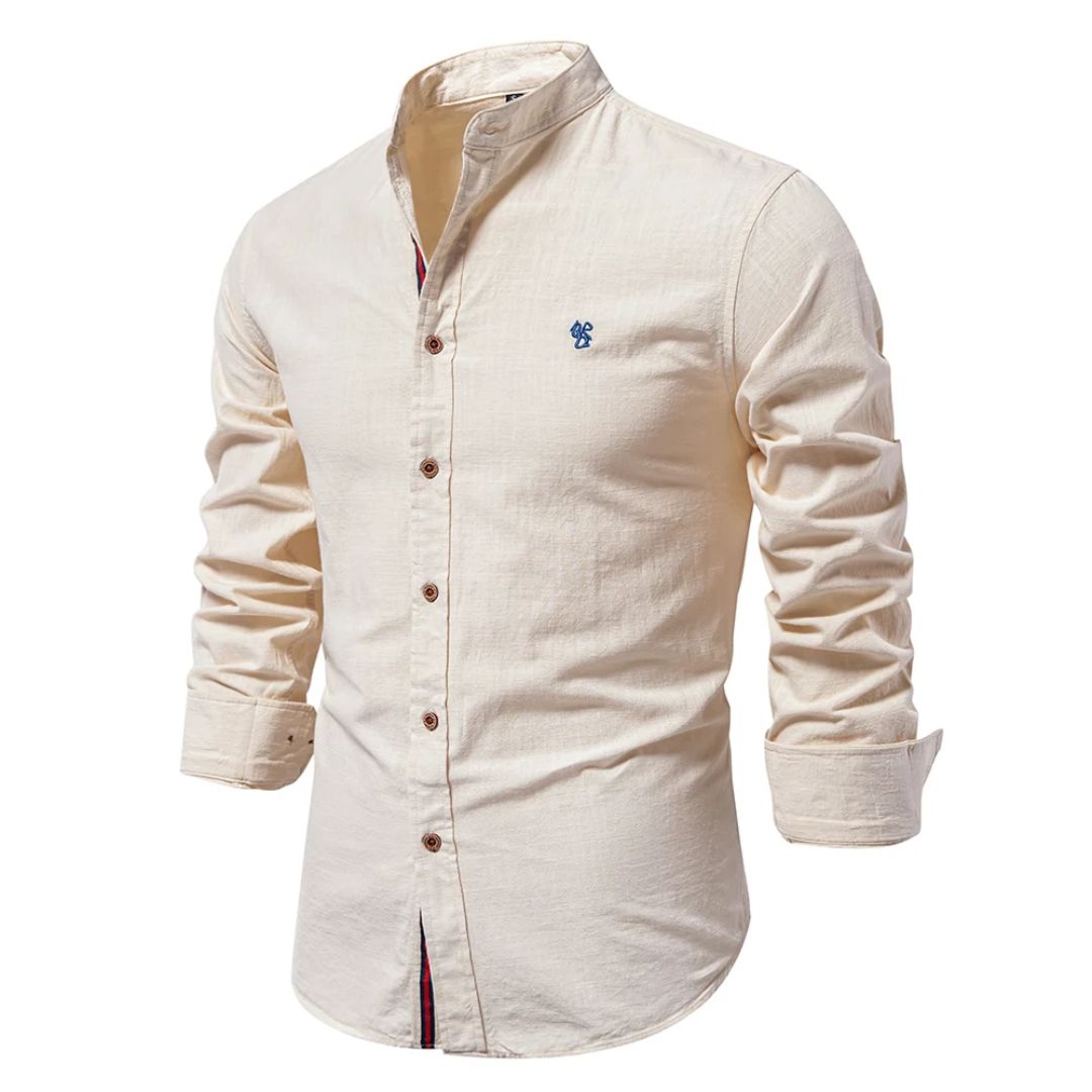 "Klassisches navyblaues Herren-Langarmtrachtenhemd, atmungsaktiv und aus 100% Baumwolle, ideal für Alltag und Anlässe."