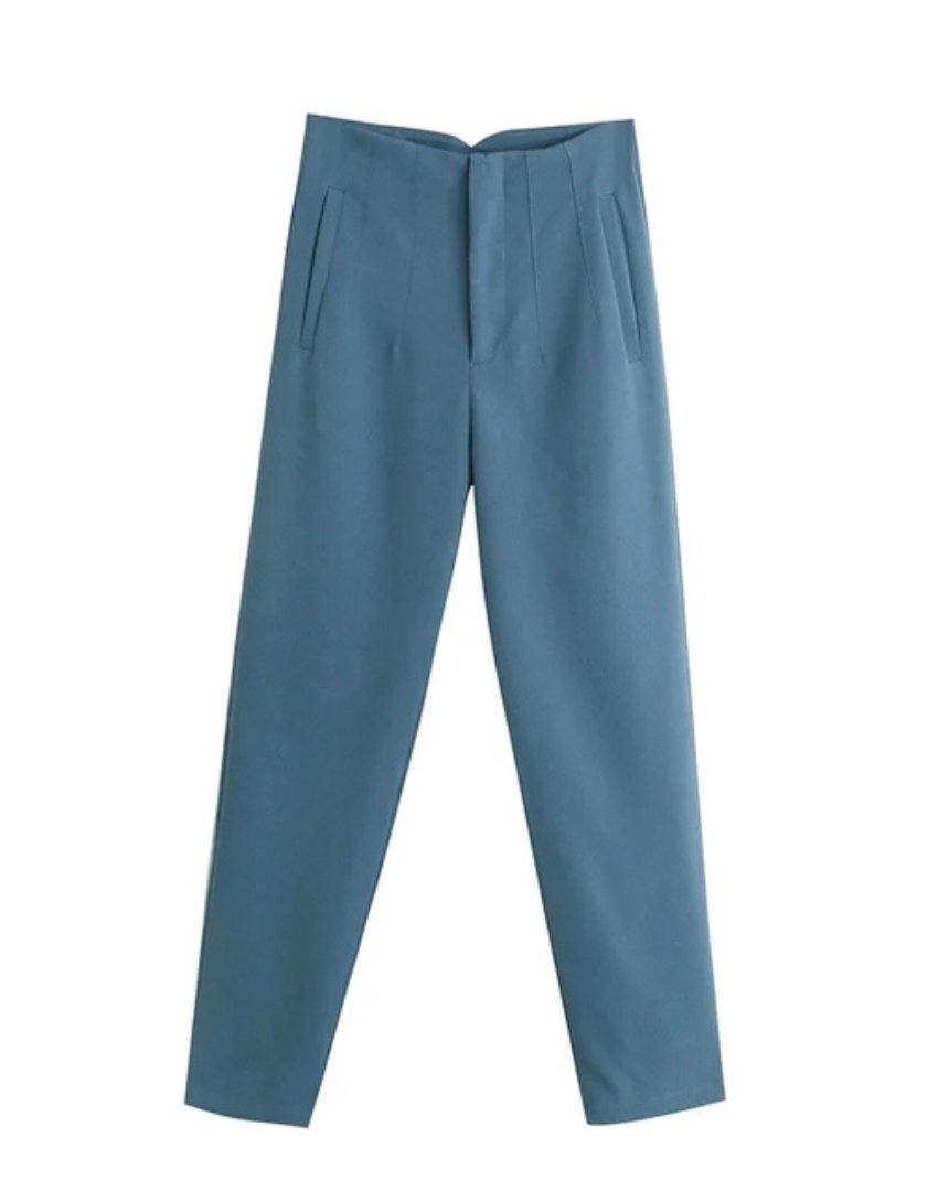 "Knitterfreie Damenhose in Schwarz, eleganter klassischer Schnitt, hochwertiges Material, für Büro und Abendveranstaltungen."