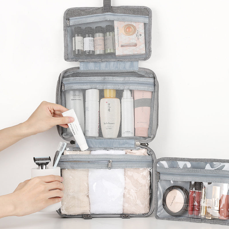 "Kompakter, wasserabweisender Reise-Kosmetik-Organizer mit Hanf-Optik, 4 Fächern, transparenten Seiten und Haken."