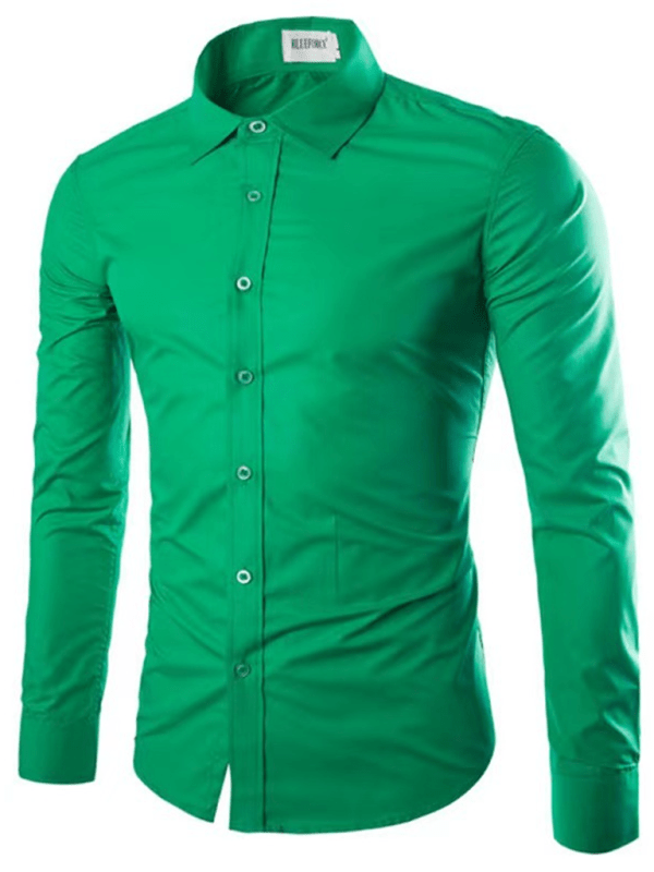"Lässiges, bügelfreies Slim Fit Herrenhemd aus komfortablem Material, ideal für elegantes und vielseitiges Styling."