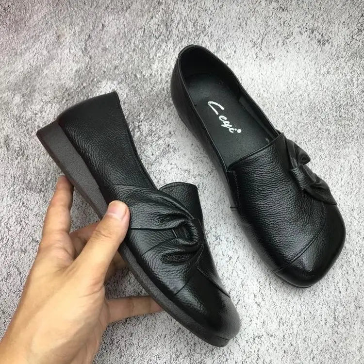 Orthopädische Damen-Schuhe in Braun; ergonomisch, weich, rutschfest, ideal für Alltag und Büro; elegantes Design.