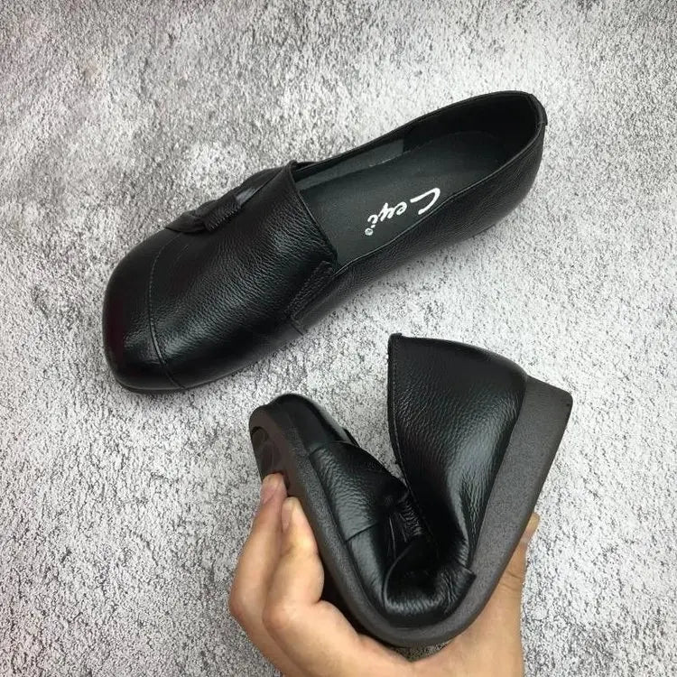 Orthopädische Damen-Schuhe in Braun; ergonomisch, weich, rutschfest, ideal für Alltag und Büro; elegantes Design.