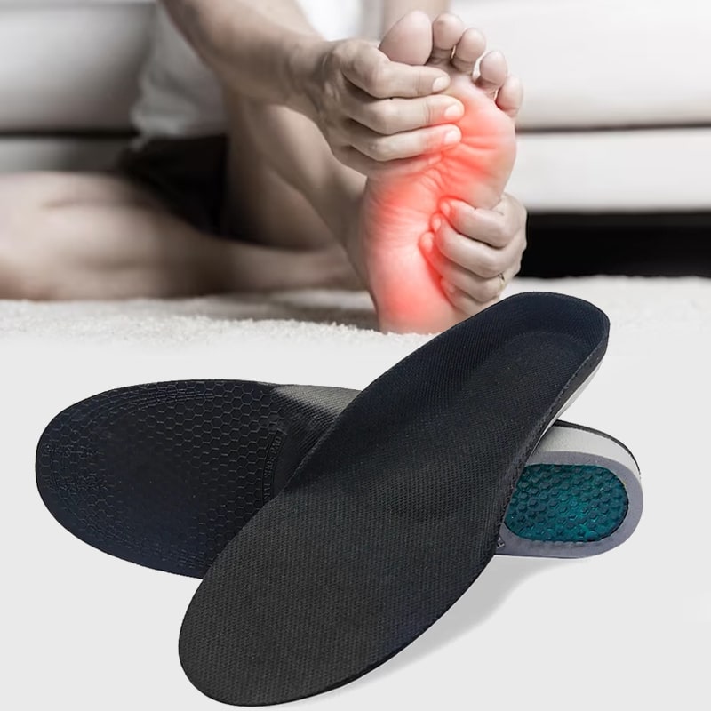 "Orthopädische Einlegesohlen, strukturierte Oberfläche, blaue Dämpfungsschicht, Fußkomforthilfe, ideal für Sportler."