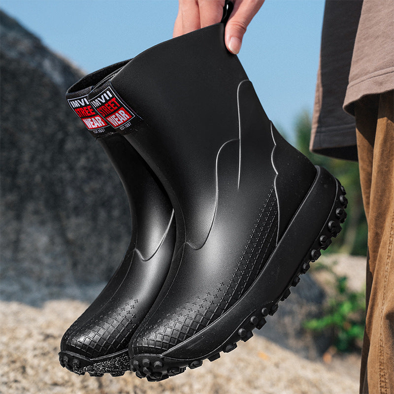 Robuste Herren Gummistiefel, rutschfest und wasserdicht, olivgrün, ideal für Outdoor-Aktivitäten, ergonomisches Design.