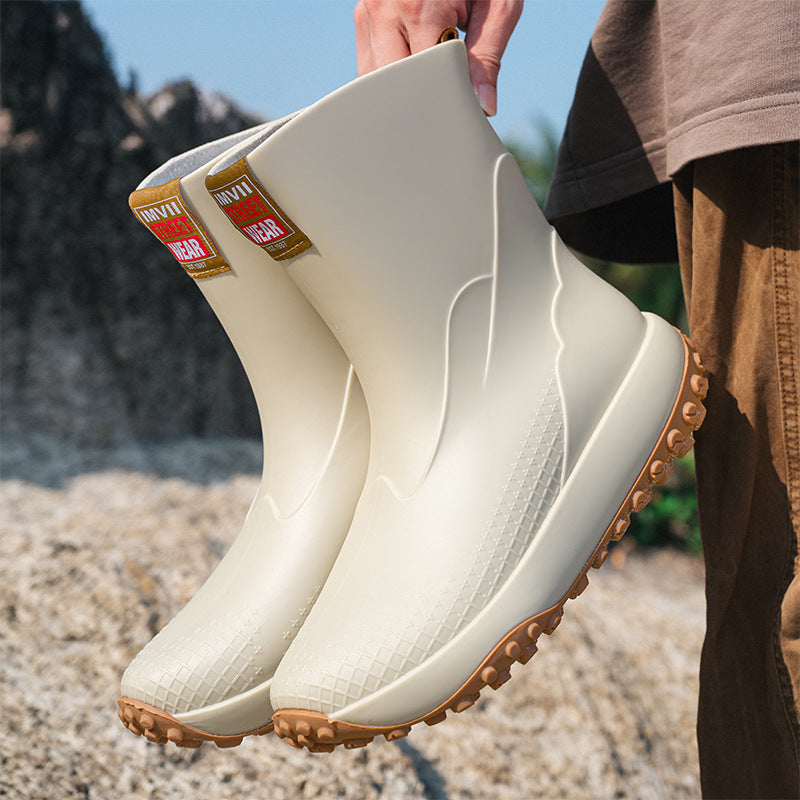 Robuste Herren Gummistiefel, rutschfest und wasserdicht, olivgrün, ideal für Outdoor-Aktivitäten, ergonomisches Design.