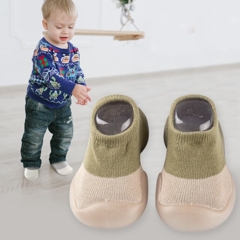 Rutschfeste, atmungsaktive Babyschuhe aus flexiblem, leichtem Material für natürliche Fußentwicklung und sicheren Halt.
