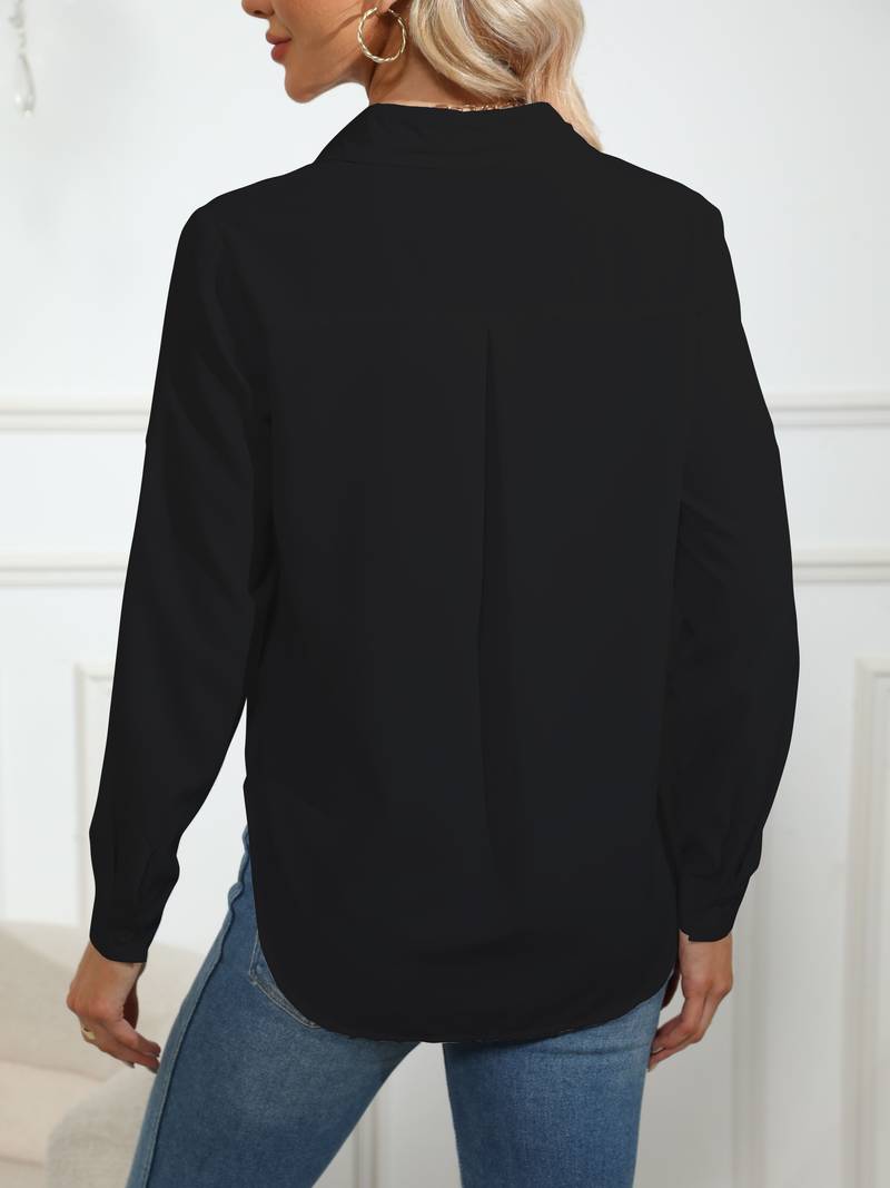 "Schlichtes Herrenhemd mit Knopfleiste, robustes Design, vielseitig kombinierbar, ideal für formelle Anlässe"