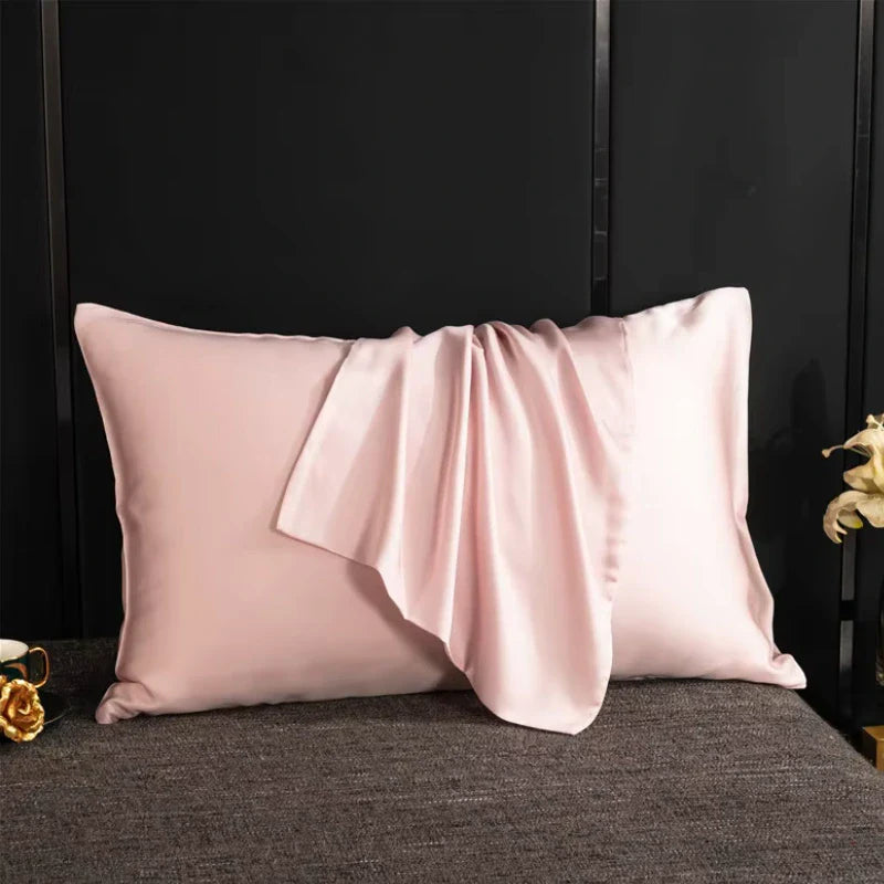Seidener Kissenbezug für Hautpflege, luxuriös glatt, hypoallergen, in verschiedenen Farben und Größen für gesunden Schlaf.