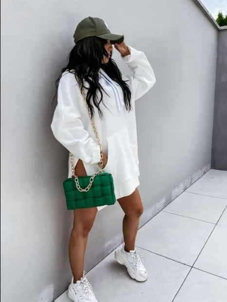 "Stilvolles Damen-Pulloverkleid mit Kapuze, Mini, in Beige mit entspannter Passform und modischem Design."