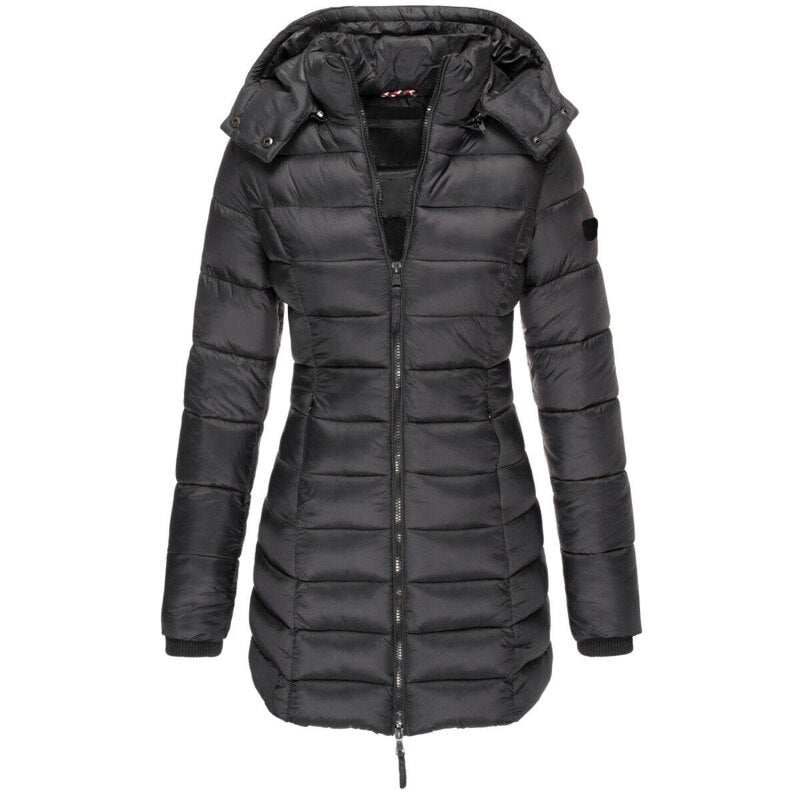 Superwarme Damen-Daunenjacke mit Kapuze und Reißverschluss in Rot, isolierend und stilvoll für Herbst- und Wintertage.