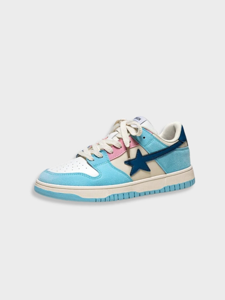 Unisex Skateboard Star Sneakers, lila mit Sternenmuster, urbanes Design, trendige Straßenschuhe für alle Geschlechter.