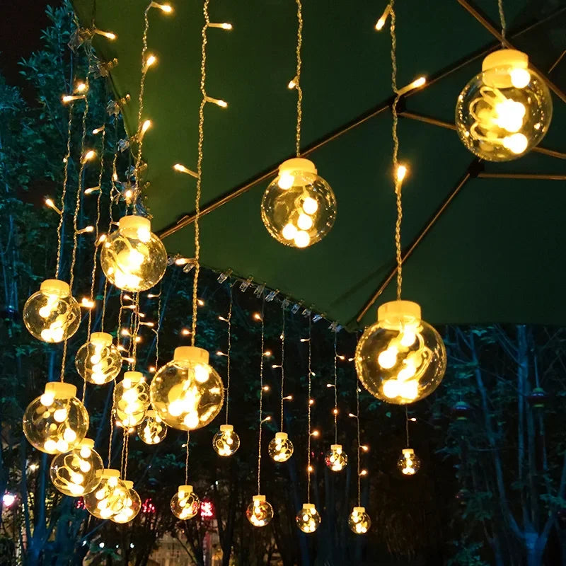 "Wasserdichte 3,5m LED Lichterkette, warmweiß, für Außenbereiche, ideal für Garten, Balkon und Terrasse."