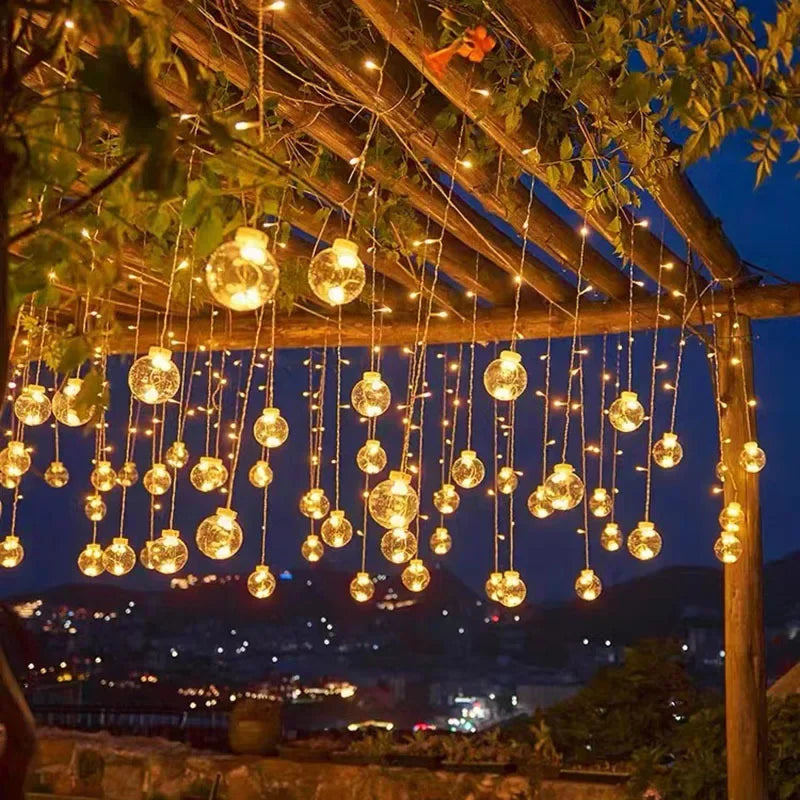 "Wasserdichte 3,5m LED Lichterkette, warmweiß, für Außenbereiche, ideal für Garten, Balkon und Terrasse."