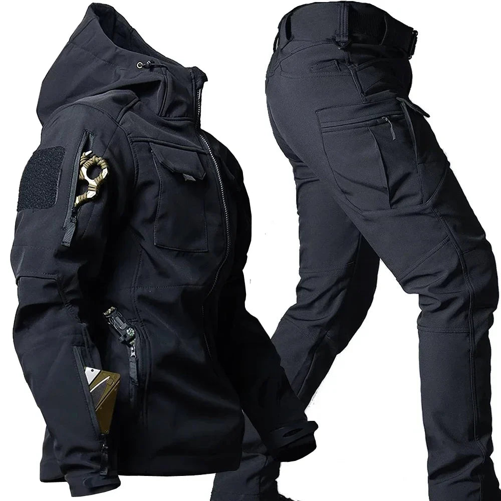 "Wasserdichter Thermoanzug für Outdoor, Kälteschutz, funktionale Taschen, ergonomisches Design in Dunkelblau"