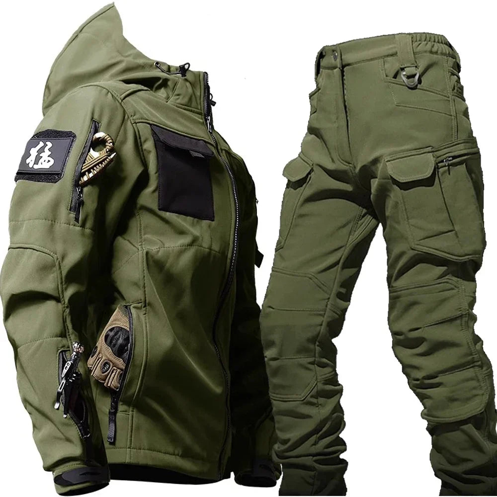 "Wasserdichter Thermoanzug für Outdoor, Kälteschutz, funktionale Taschen, ergonomisches Design in Dunkelblau"