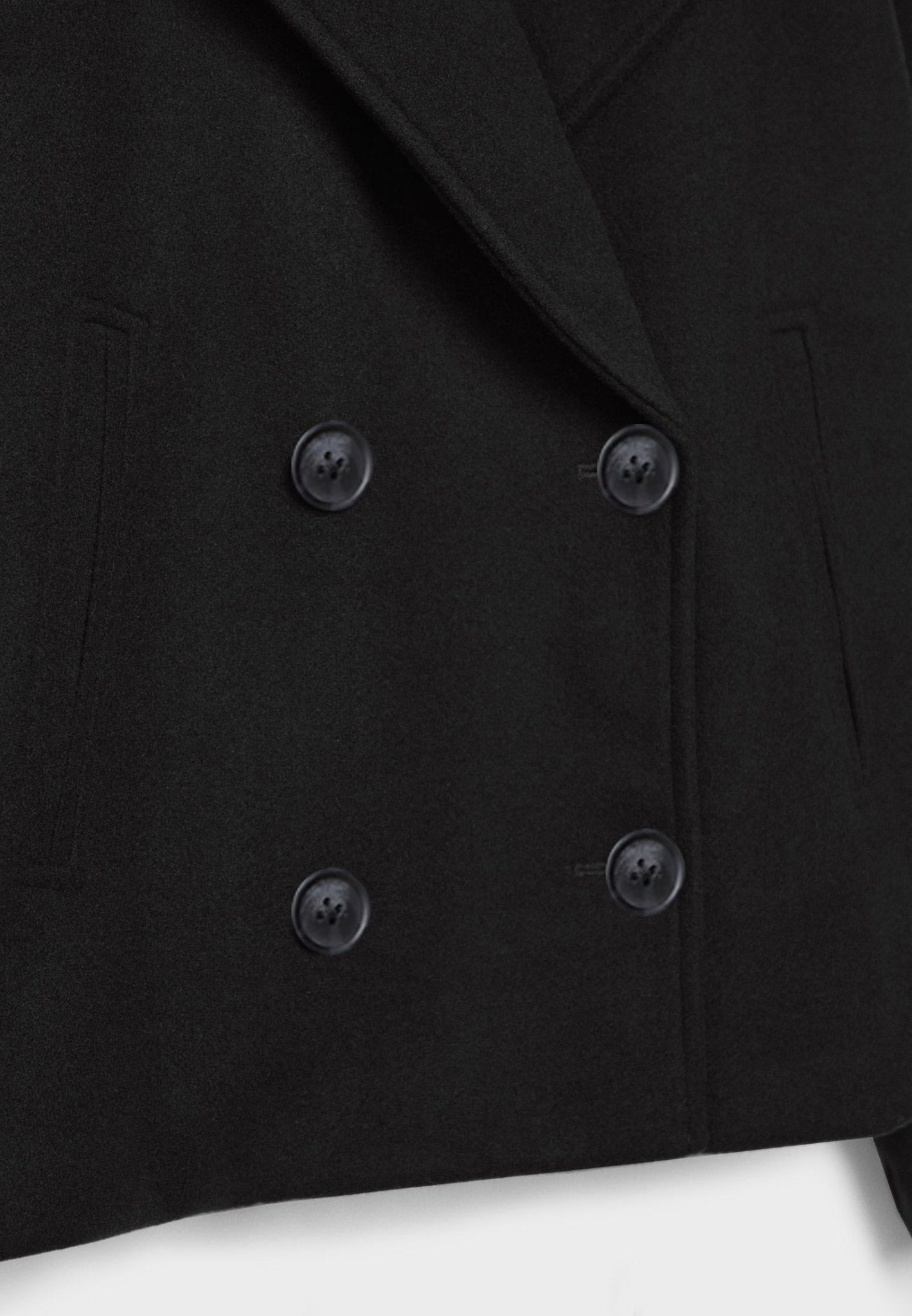 Zweireihige Damen Kurzjacke, elegant und modern, mit Umlegekragen und Langarm, ideal für Alltag und Freizeit.