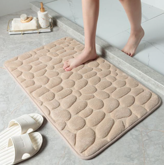 Absorberende badematte med antiskli funksjon, myk minneskum gir luksus og trygghet på badet.
