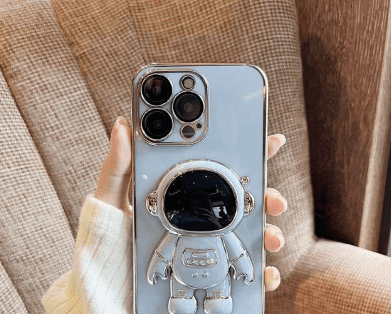 Stilig astronaut deksel til iPhone; et funksjonelt stativ og robust beskyttelse i ett.