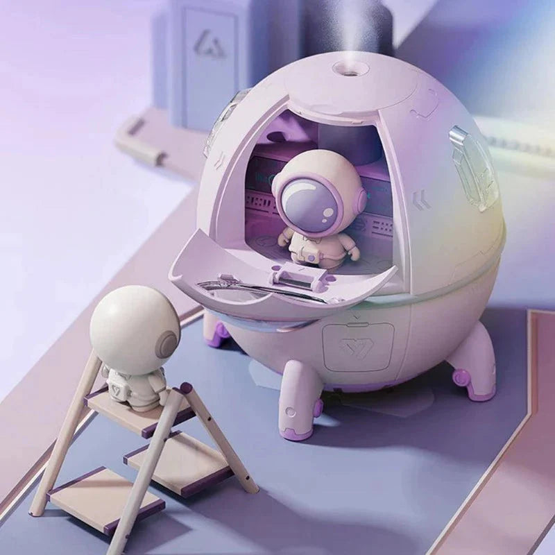 Unik gaveide: Astronaut luftfukter med integrert nattlampe og aroma diffuser for velvære. Trådløs design.