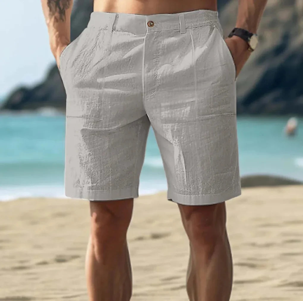 Komfortable uformelle herreshorts i mykt stoff, perfekt for avslappede sommerdager. Stilige shorts med snøring.