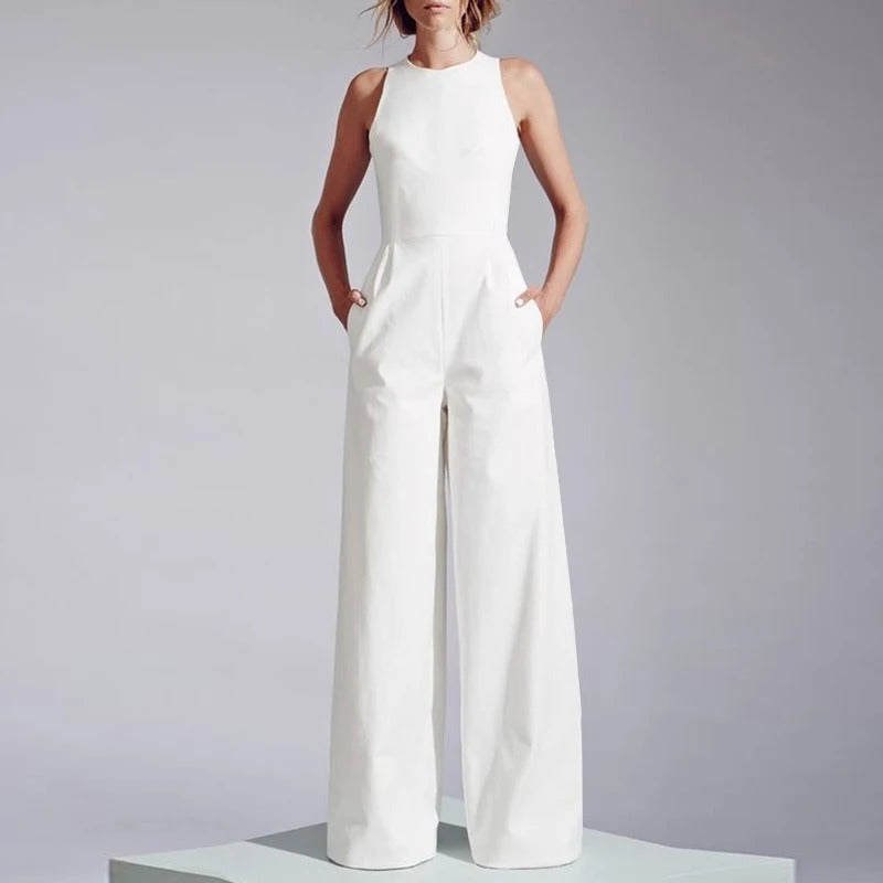 Stilren, ermeløs playsuit med tanktopp, ideell for sommerdager og hverdag. Komfortabel passform.