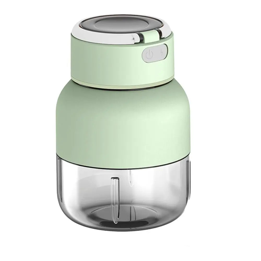 Bærbar juicer og blender for sunne smoothies. Perfekt 2-i-1 smoothie maker for fersk drikke på farten.