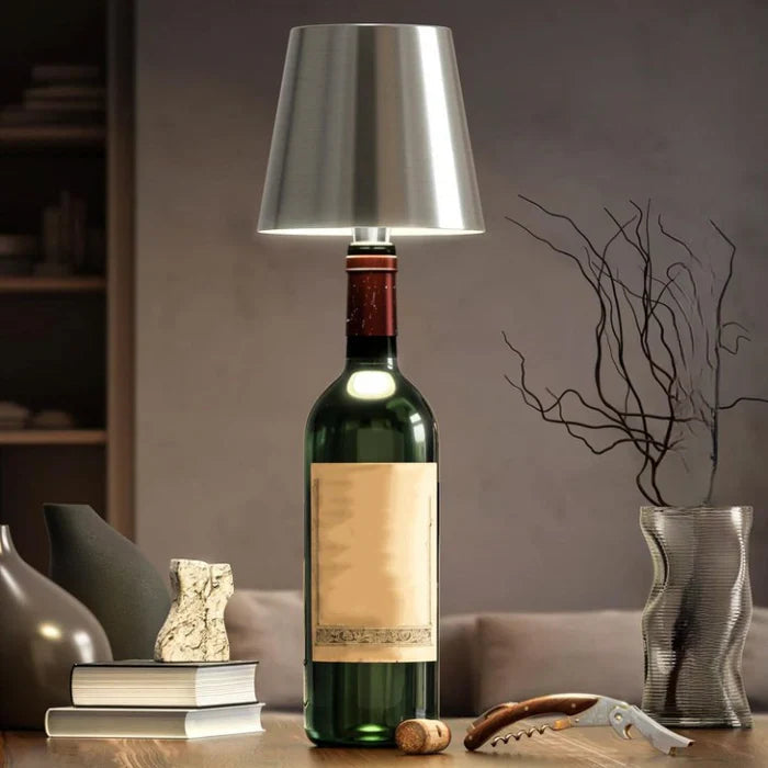 Oppladbar trådløs lampe som gir stemningslys, egnet for både stue og soverom.