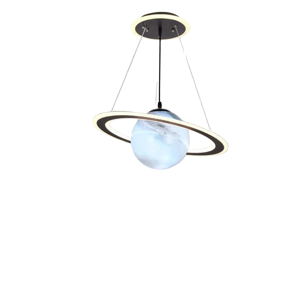Barnas LED pendellampe med fargerike planeter, ideell for barnerom. Romfartstema, energibesparende belysning.