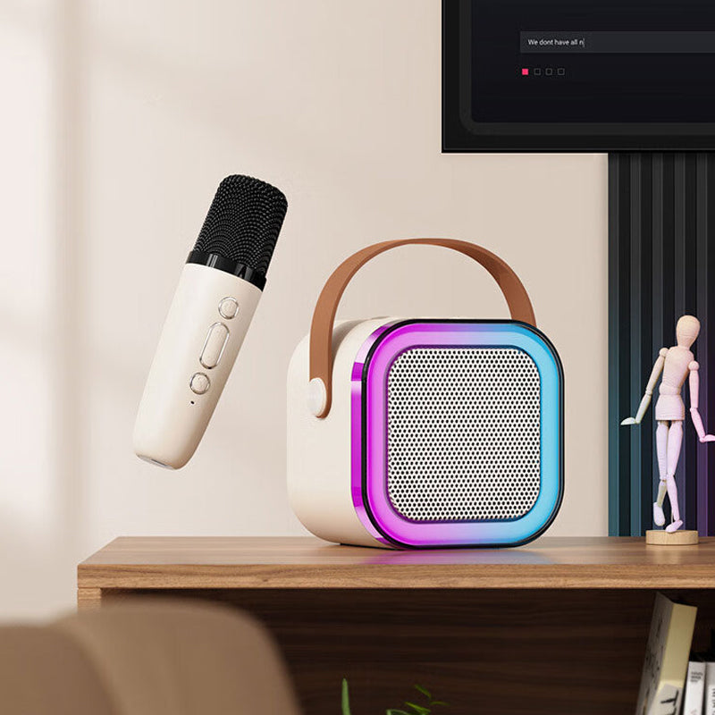 Trådløs karaokemaskin for barn, lett å bruke med to mikrofoner for lek.