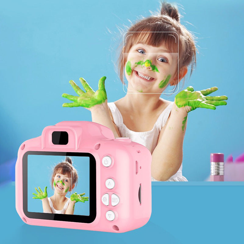 Barnevennlig kamera, robust og enkelt å bruke for små hender, fremmer kreativ lek og fotografering.
