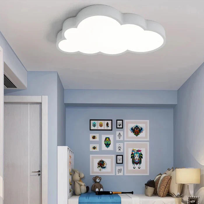Hvit sky design LED taklampe for barn, en drømmende belysning som passer alle barnerom.