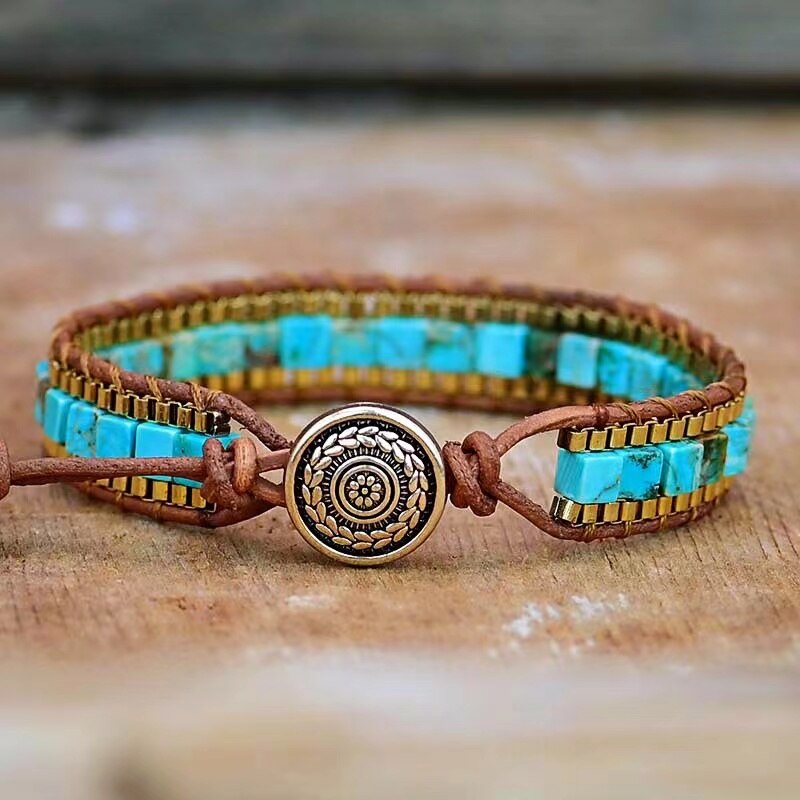 Boho armbånd med blågrønne naturlige steiner, ideelt for festival og motebevisste kvinner.