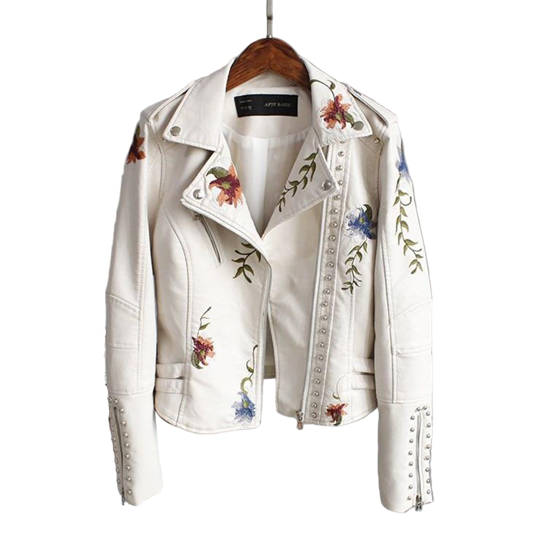 Blomstret damejakke med elegant mønster for en feminin og stilfull look. Perfekt ytterjakke til høst og vår.