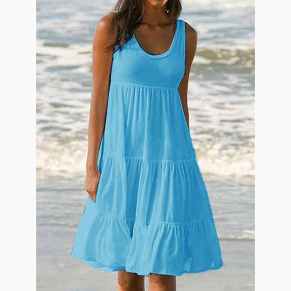 Boho sommerkjole for kvinner med rynker og volanger. Ideell for en lett og luftig følelse.