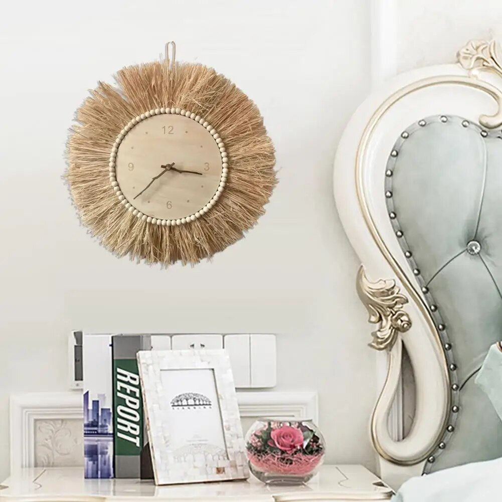 Rustikk veggur i boho-stil med stille urverk. Elegant håndlaget design som forbedrer ethvert interiør.