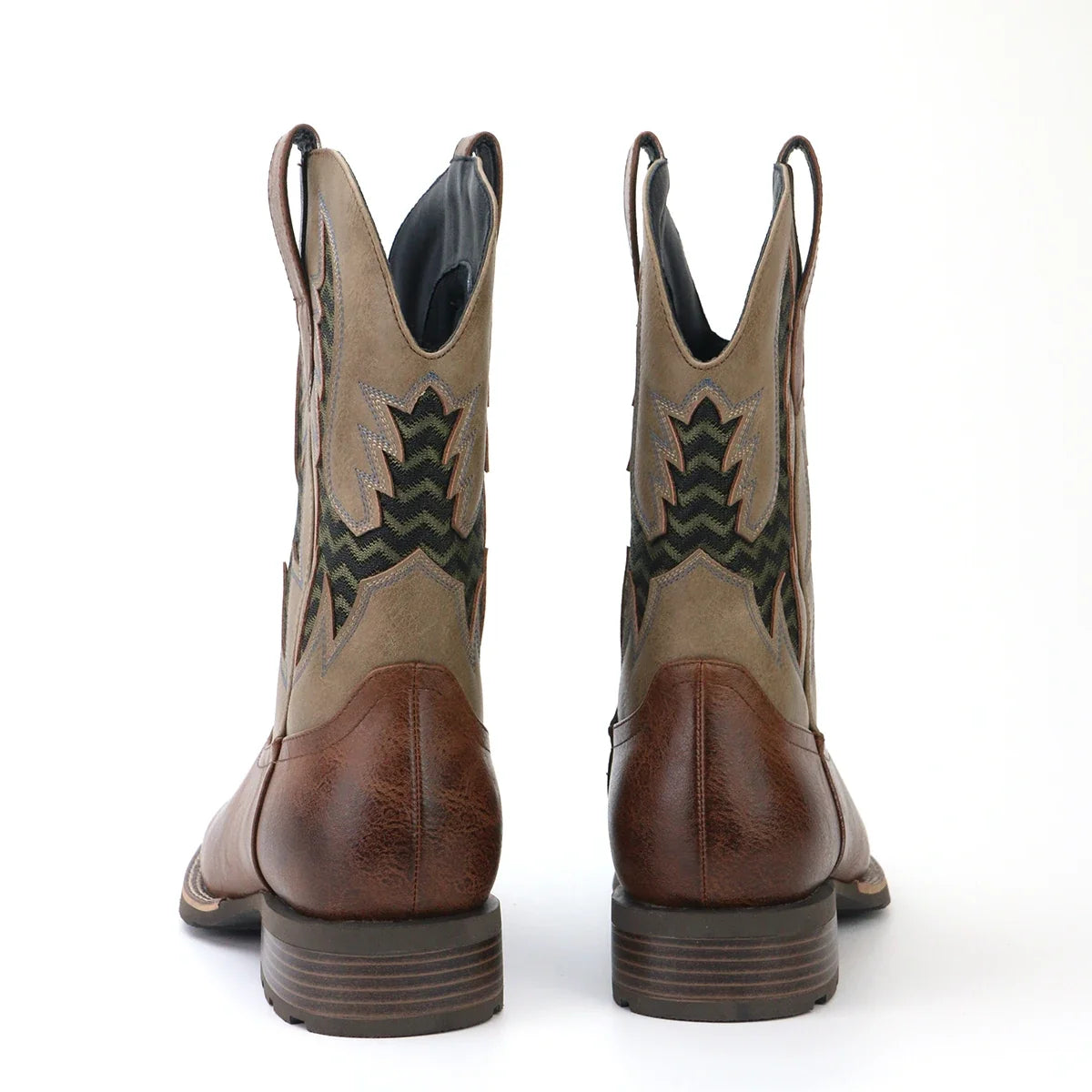 Moteriktige brune herrestøvler i cowboy-stil, brodert mønster, ideelle for fest og hverdag.