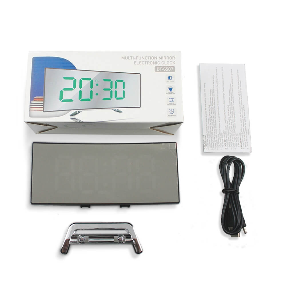 Innovativ buet digital vekkerklokke med LED-display, justerbar lysstyrke og praktiske alarmfunksjoner.