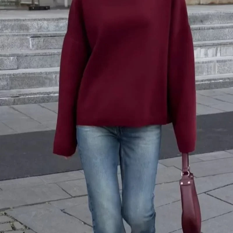Stilig burgunder genser for kvinner. Langermet med stativkrage, perfekt for casual hverdagsbruk.