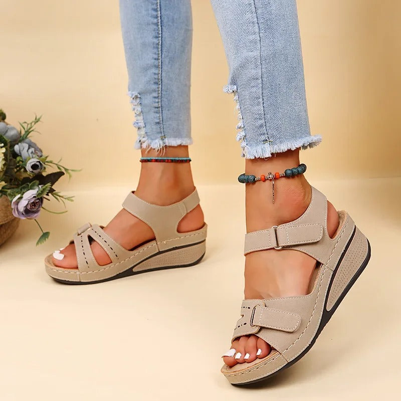 Kvinner chunky plattform sandaler, gir høyde og komfort til sommerantrekket og hverdag. Trendy.