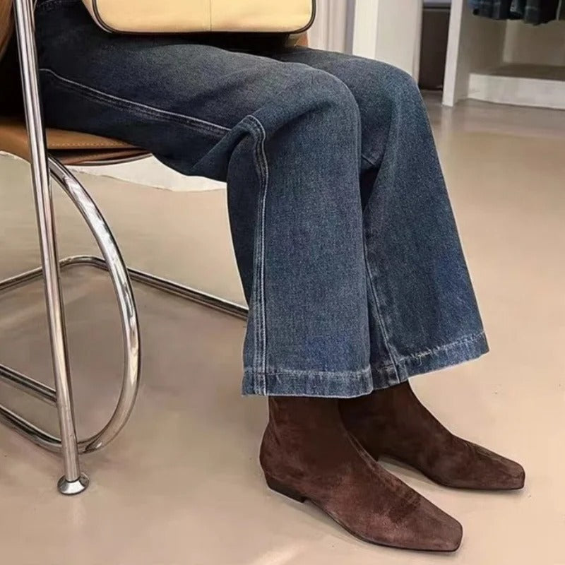 Sklisikker såle på komfortable dame ankelstøvletter. Vinterstøvler med god grep, elegante og varme for kaldt vær.