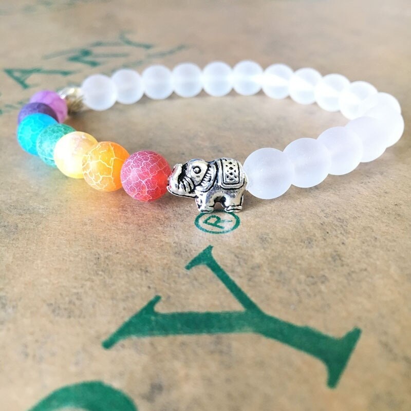 Spirituelt chakra armbånd for kvinner med elefant. Designet for healing, indre ro og balanse.