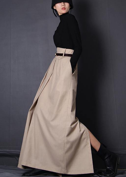 Unikt asymmetrisk dame skjørt i patchwork stil. Løs passform og elastisk midje gjør det til et allsidig sommerskjørt.