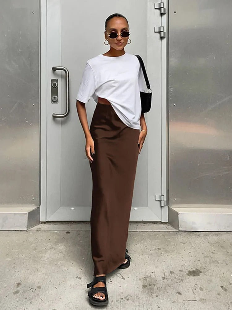 Klassisk trompetskjørt med høy midje for dame, ideelt for en sofistikert og moderne look.