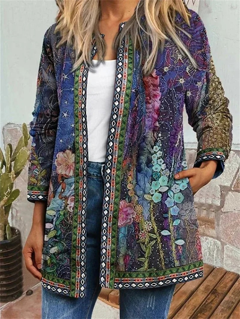 Mønstret damecardigan i etnisk stil. Koselig vintage ytterplagg med unikt design.