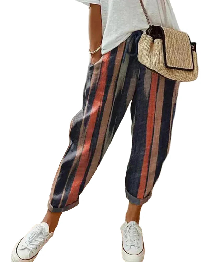 Dame fritidsbukser i lett, luftig stoff. Komfortable hverdagsbukser med elegant stil for varme sommerdager.